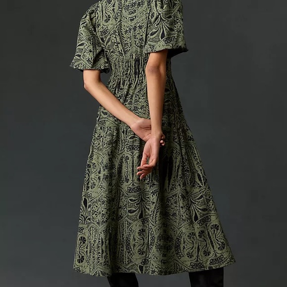 Flattering easy wear dress - Picture 3 of 3